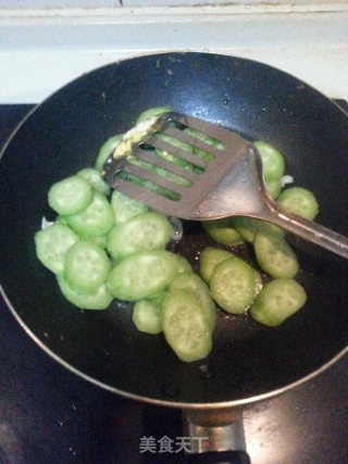 Scrambled Eggs with Cucumber recipe