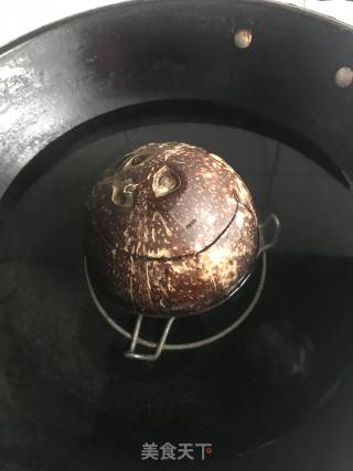 Coconut Stewed Black Chicken Soup recipe