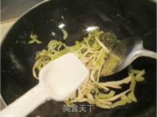 Daylily Fish Bone Sauerkraut Soup recipe