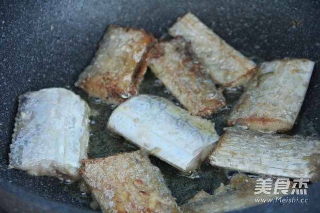 Pan-fried Saury recipe