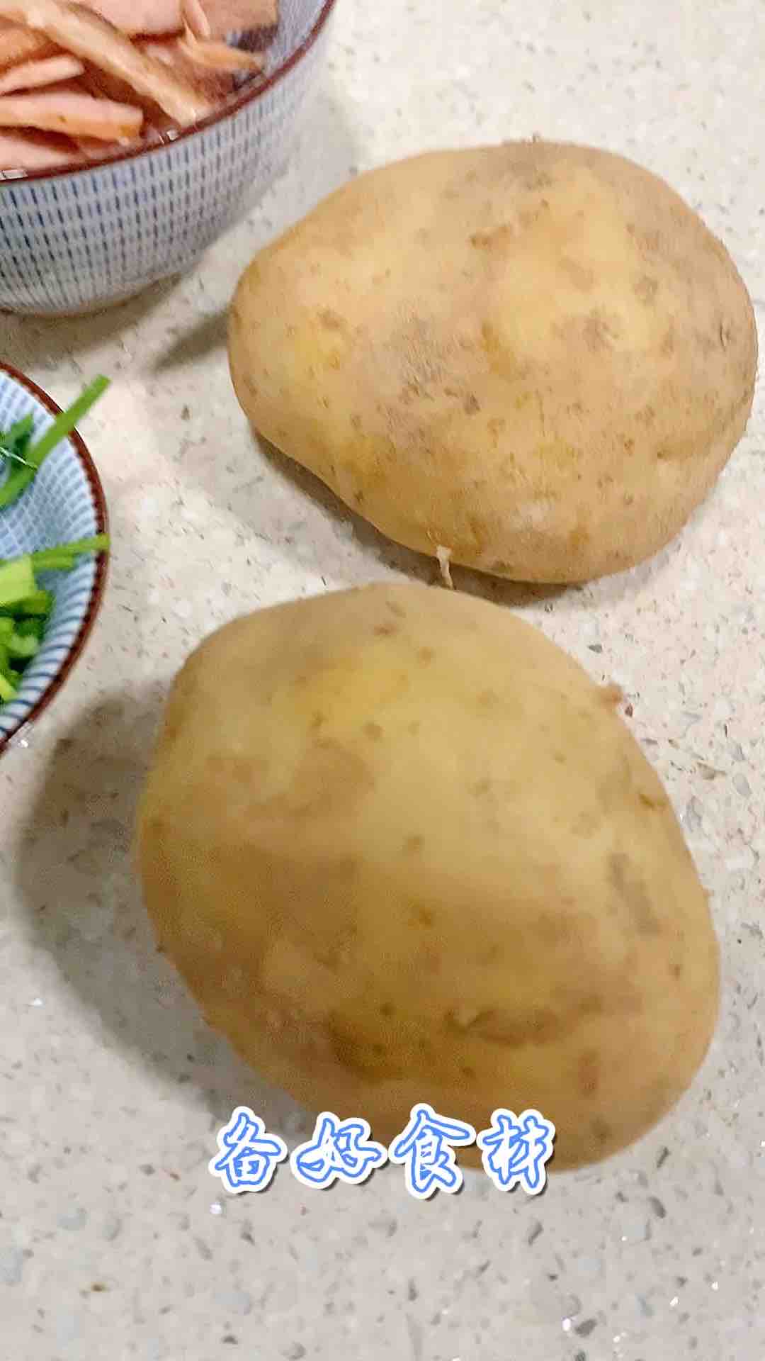 Stir-fried Shredded Potato with Luncheon Meat recipe