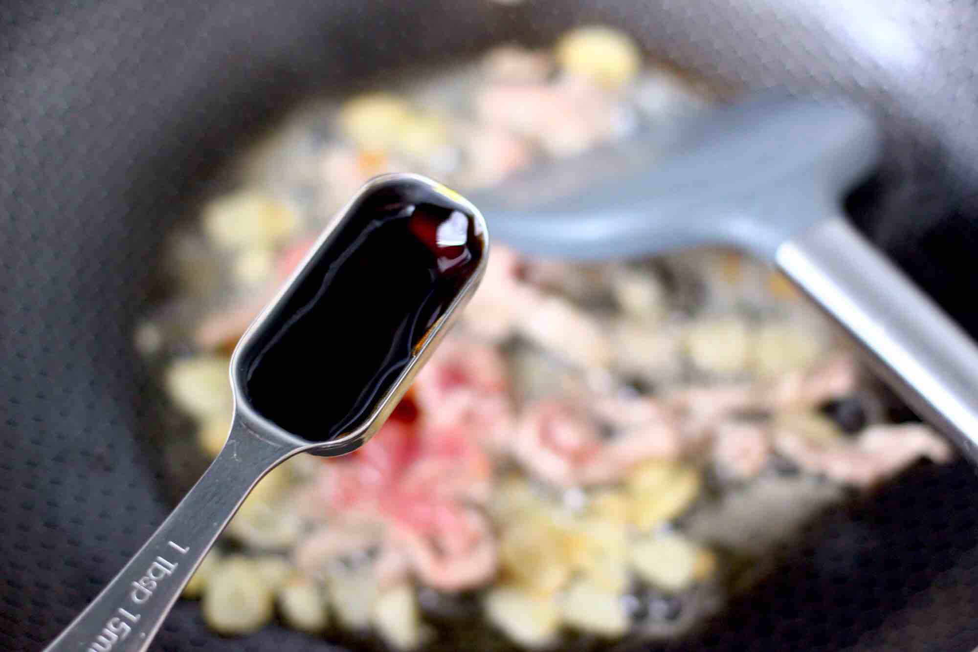 Stir-fried Pork Blood with Garlic Plum Pork recipe