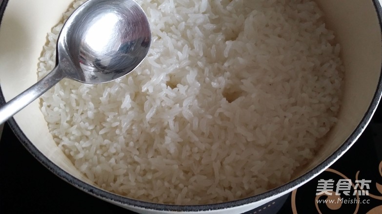 Pork Ribs and Lamei Shuangpin Claypot Rice recipe
