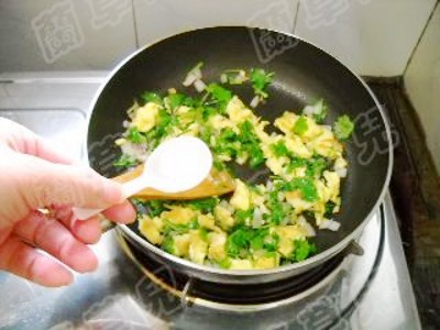 Scrambled Eggs with Coriander recipe