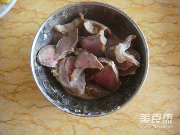 Stir-fried Duck Gizzards with Green Pepper and Edamame recipe