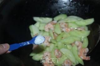 Fried Shrimp with Cucumber recipe