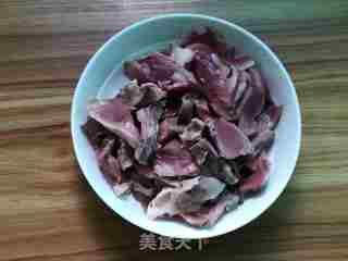 Stir-fried Pork Heart with Colored Peppers recipe