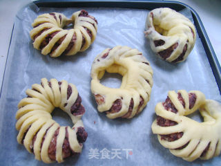 Making Bread for The First Time-the Successful Bean Paste Flower Bread (with Bean Paste Method) recipe