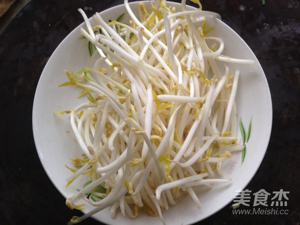 Leek Mixed with Bean Sprouts recipe