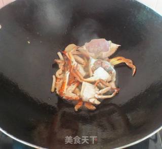 Stir-fried Crab with Ginger and Green Onion recipe