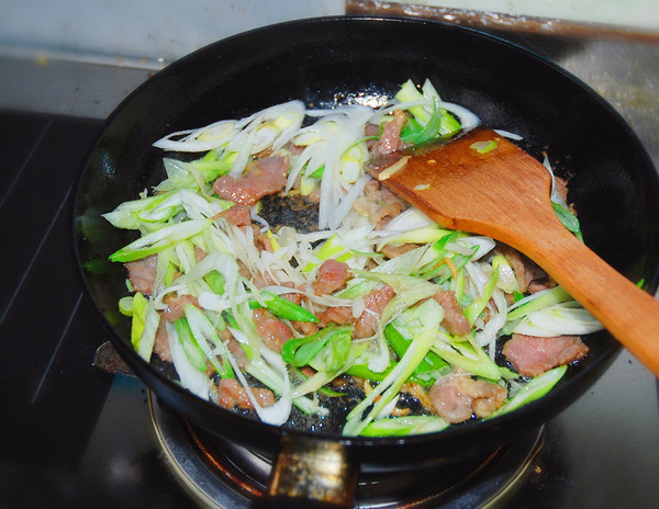 Stir-fried Lamb with Scallions recipe