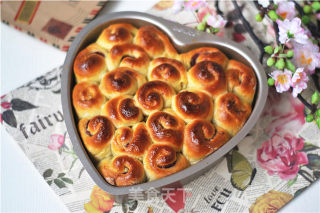 #四session Baking Contest and is Love to Eat Festival#purple Sweet Potato and Red Bean Roll Bread Flower recipe