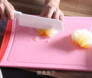 The Practice of Stewing White Fungus and Lotus Seed Soup in A Boiling Pot recipe