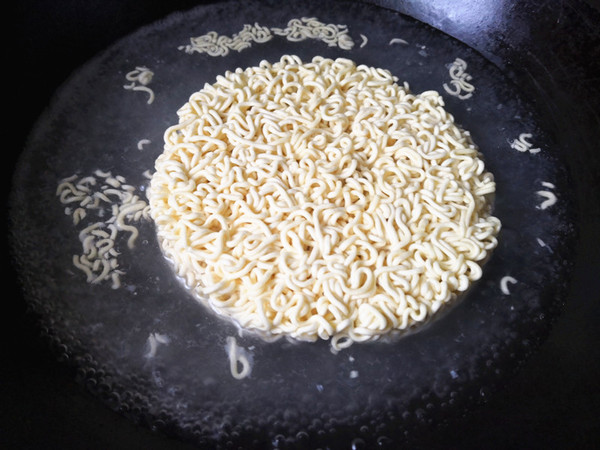 Vegetarian Fried Instant Noodles recipe