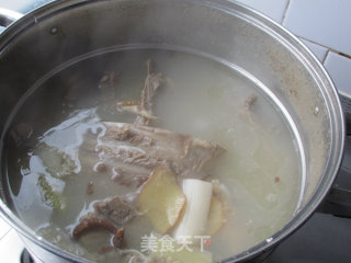 Sliced Lamb Dipped in Angelica Soup recipe