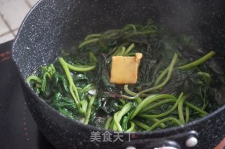 Stir-fried Potato Vine with Garlic recipe