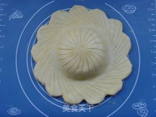 French Dessert: Fragrant and Crispy---almond Crown Pie (pithiviers) recipe