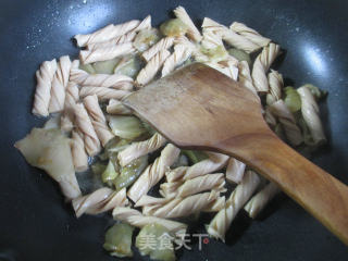 Fried Mustard Slices with Broccoli and Bean Tendon recipe