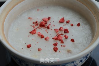 Lotus Seed Lily Strawberry Porridge recipe