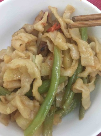 Braised Noodles with Pork and Beans recipe