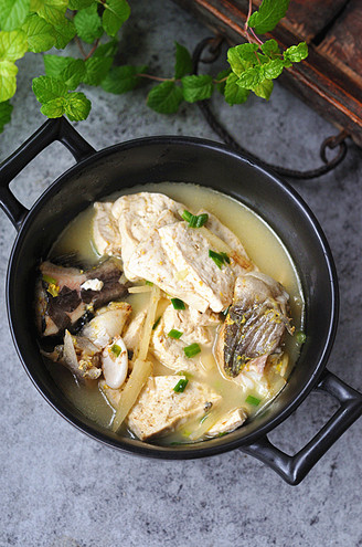 Yellow Thorn Fish Tofu Soup recipe