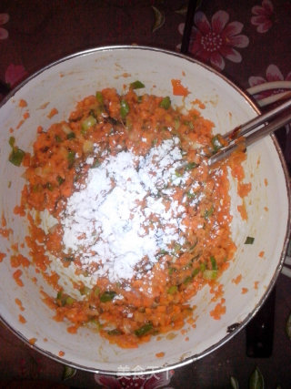 Carrot Pork Rolls (three Kinds of Wrapping Methods) recipe