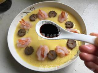 Soy Milk, Sea Cucumber and Shrimp Stewed Egg recipe