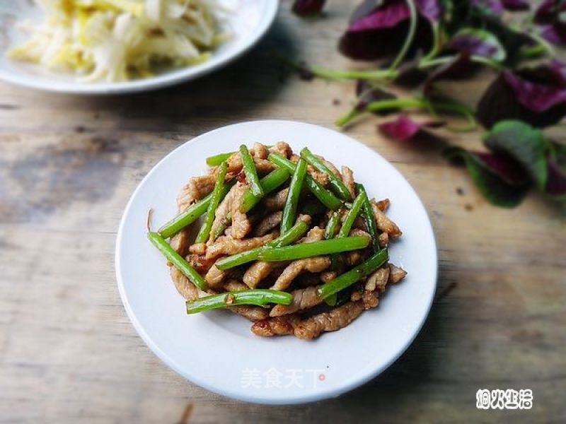Stir-fried Shredded Pork with Amaranth Stem recipe