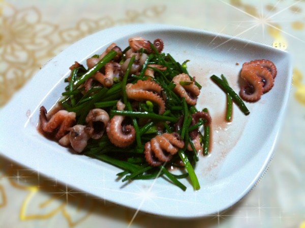 Stir-fried Octopus with Leek Moss recipe