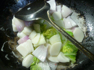 Stir-fried Rice Cake with Onion and Cabbage recipe