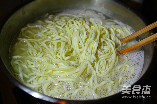 Yellow Croaker Noodles recipe