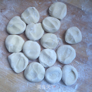 Leek, Shrimp and Egg Dumplings recipe