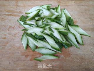Stir-fried Loofah with White Mushrooms recipe