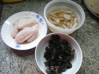 Black Fungus and Bean Tendon Roasted Middle Fin recipe