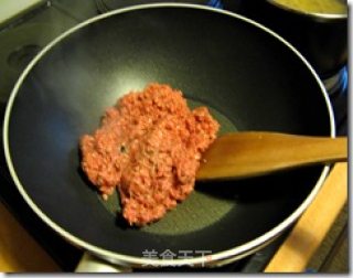 Beef Spiral Powder in Red Sauce recipe