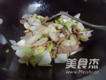 Stir-fried Lamb with Scallions recipe