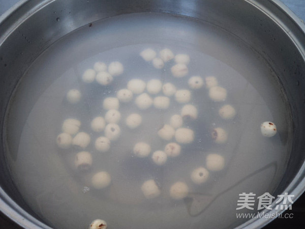 Red Date Tremella and Lotus Seed Soup recipe