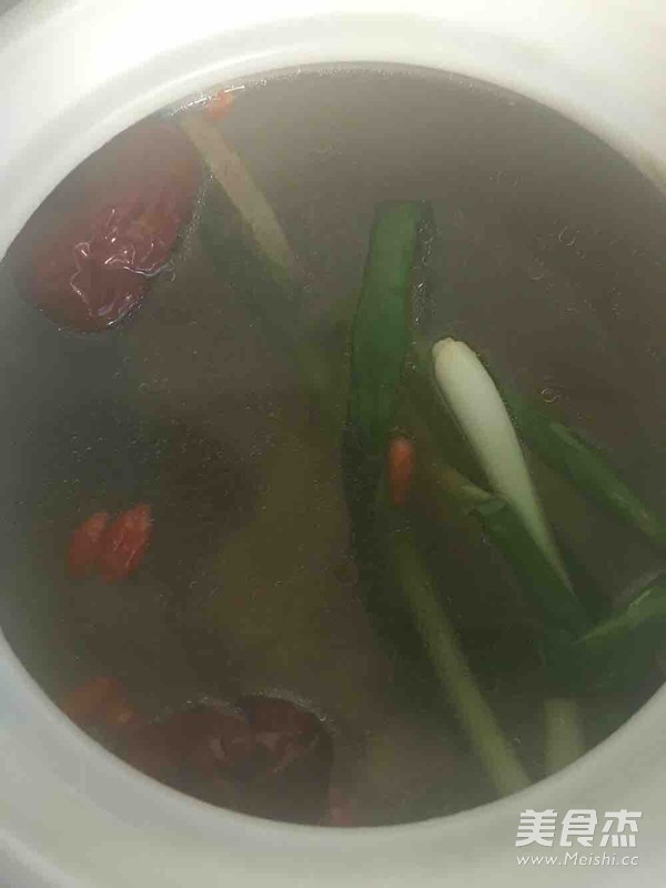 Chicken Soup with Red Dates and Wolfberry recipe