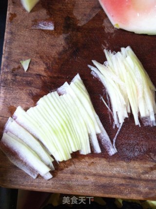 Super Detailed Small Fungus Cold Watermelon Rind-a Home-cooking Dish in The Summer recipe