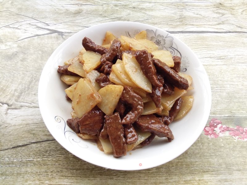 Fried Beef with Potato Chips recipe