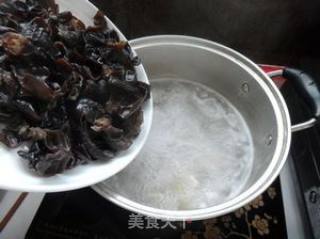 Fungus and Pig Blood Soup recipe