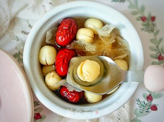 Red Date Tremella and Lotus Seed Soup recipe