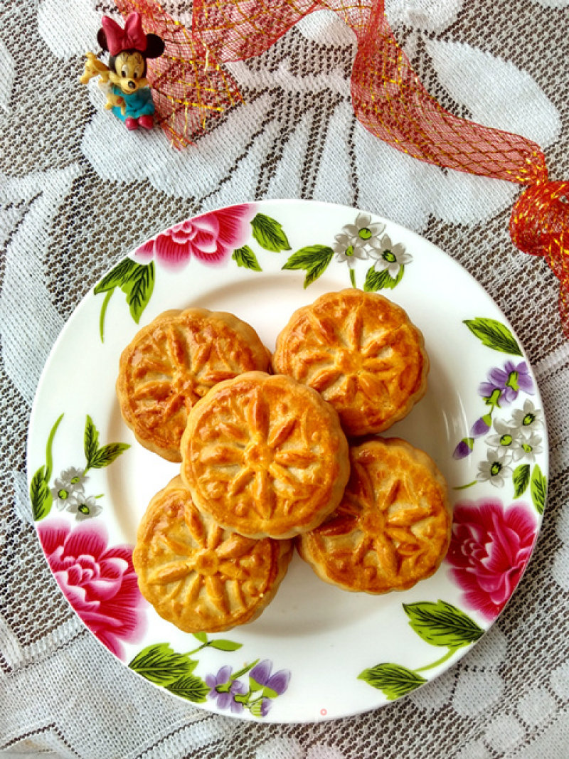 #新良首第届烤大赛#cantonese-style Walnut and Bean Paste Mooncakes recipe