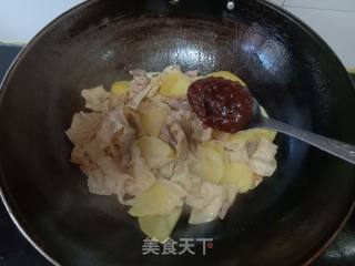 Stir-fried Soy Oil Skin with Potato Shredded Pork recipe