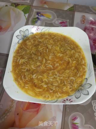Fried Eggs with Shrimp Skin recipe