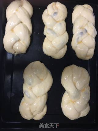 Dried Cranberry Braid Bun recipe