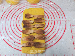 Delicious and Healthy [pumpkin Whole Wheat Red Date Bread] recipe