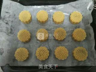 Mooncakes with Five Nuts recipe