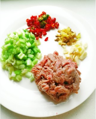 Stir-fried Beef with White Radish recipe