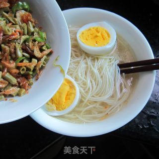 Sauerkraut and Dried Shrimp Noodles recipe